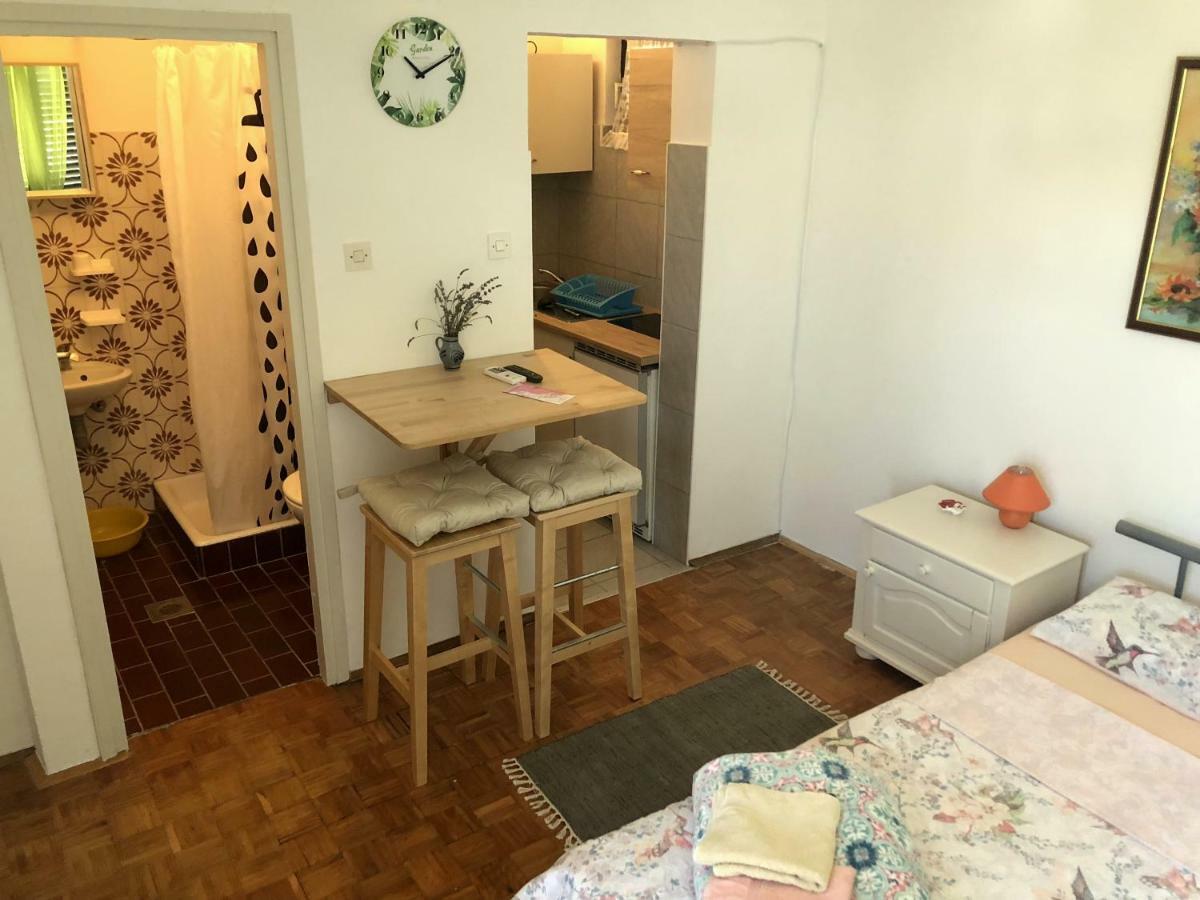 Guesthouse Vila Ruzmarin Ždrelac Zewnętrze zdjęcie